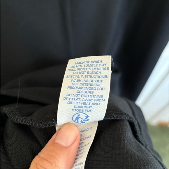 Boden black ribbed shift style dress. Very good pre-owned condition. Size 6L - Picture 8 of 8